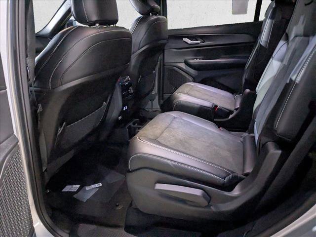 New 2025 Jeep Grand Cherokee L Altitude image 16