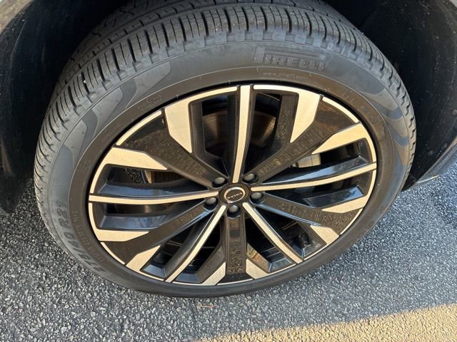 New 2025 Volvo XC90 B6 Plus w/ Protection Package Premier image 16