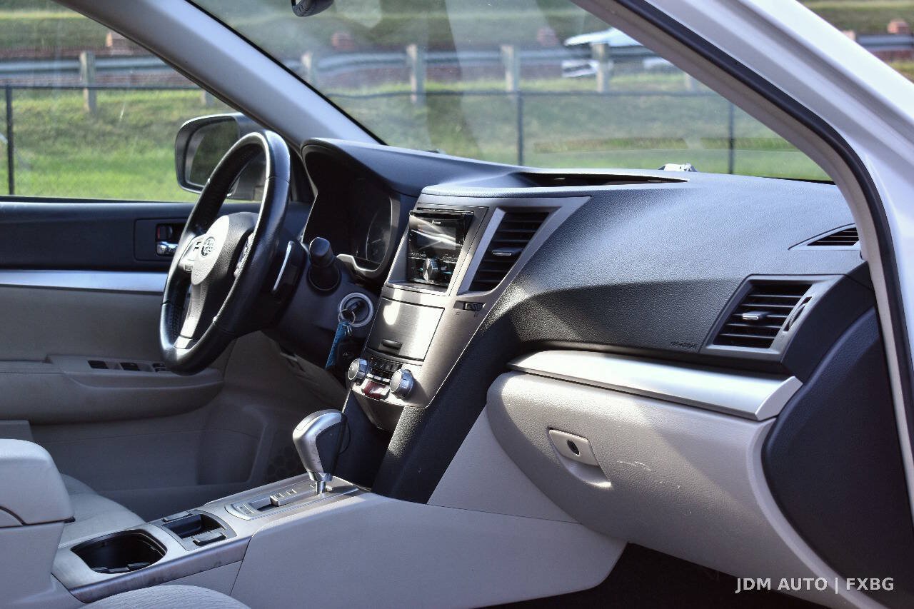 Used 2012 Subaru Outback 2.5i Premium w/ All-Weather Pkg AWD/4WD image 16