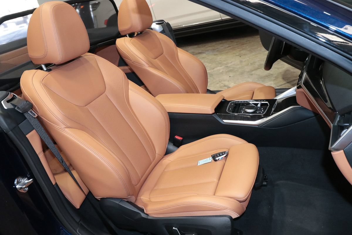 Used 2024 BMW M440i Convertible RWD image 19