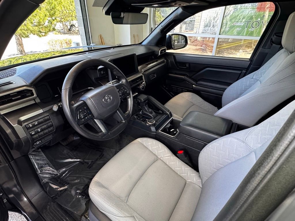 Certified 2025 Toyota Tacoma SR5 AWD/4WD image 22