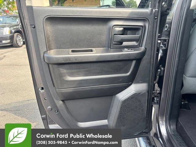Used 2015 RAM 1500 Express RWD image 27