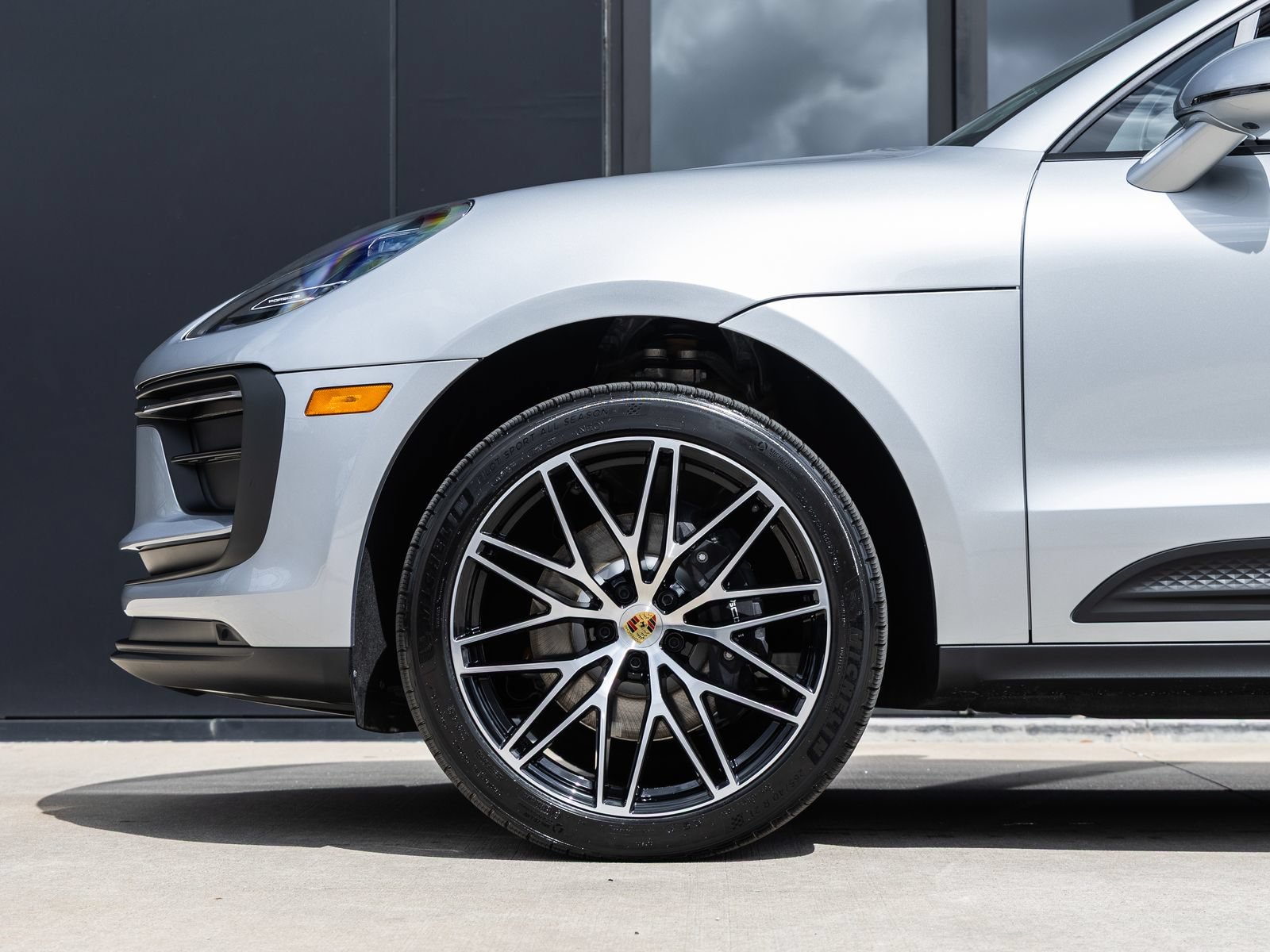 Certified 2026 Porsche Macan AWD/4WD image 13