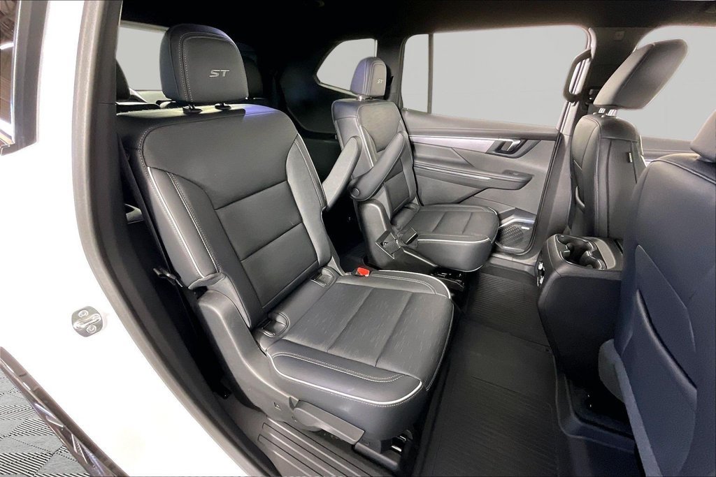 Certified 2025 Buick Enclave Sport Touring w/ Power Package FWD image 22