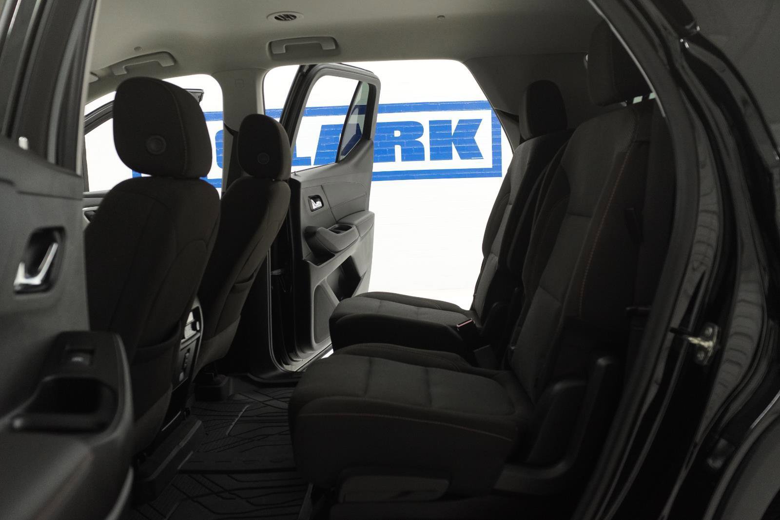 Used 2021 Chevrolet Traverse LT FWD image 35