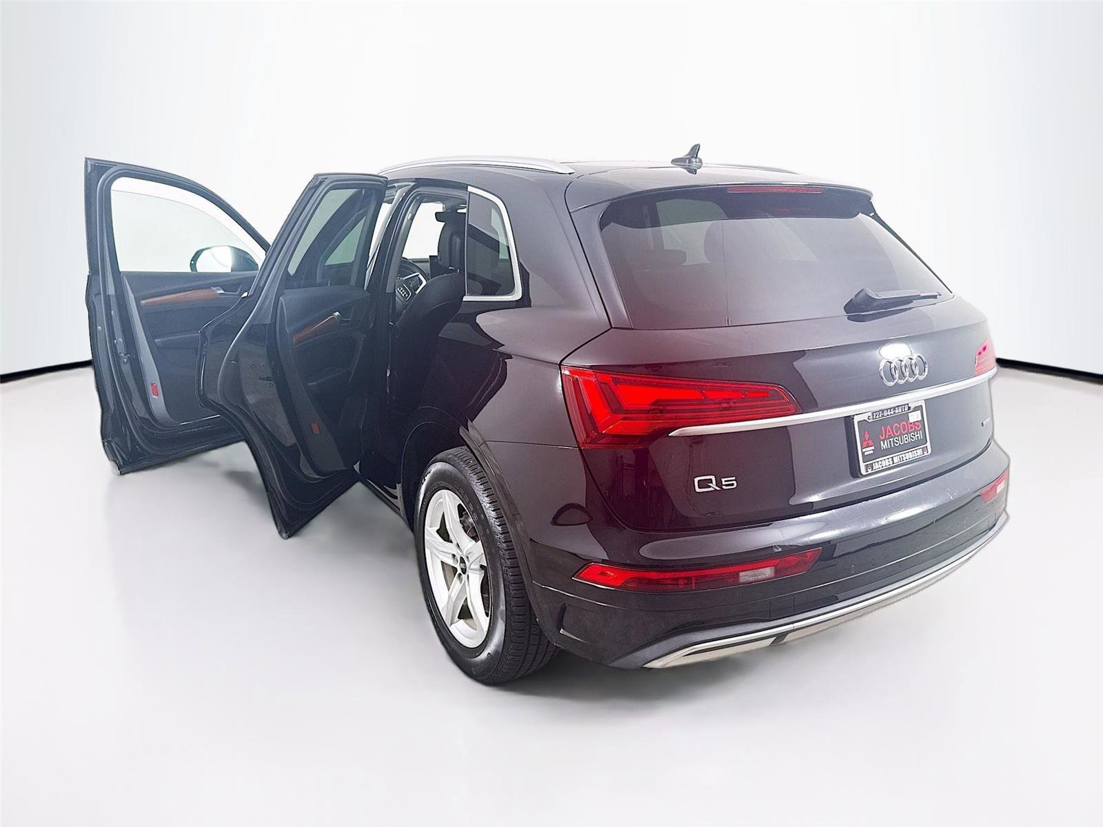 Used 2021 Audi Q5 Premium w/ Convenience Package image 38