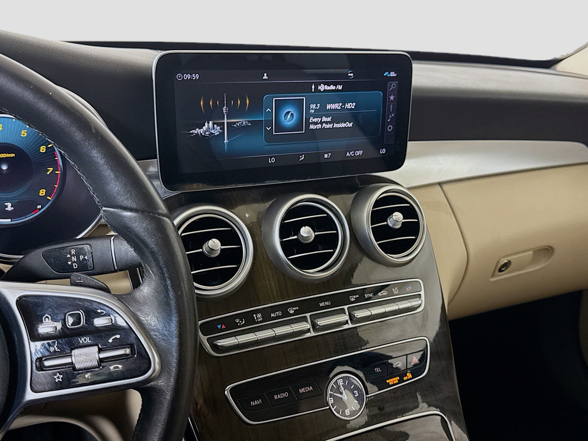 Used 2020 Mercedes-Benz C 300 Sedan w/ Premium Package image 18