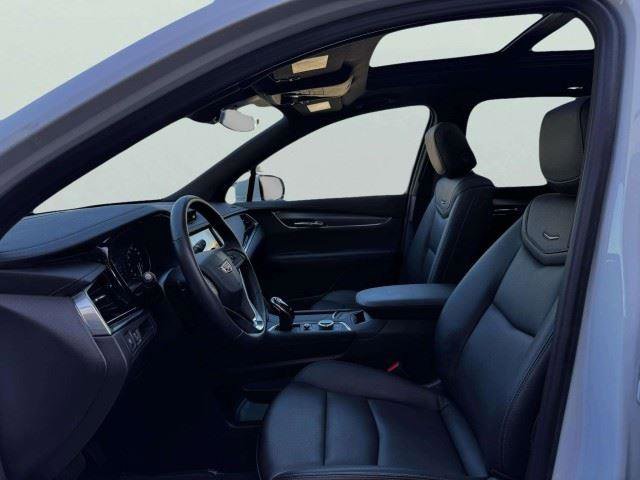 Used 2024 Cadillac XT6 Luxury w/ LPO, Floor Liner Package FWD image 15