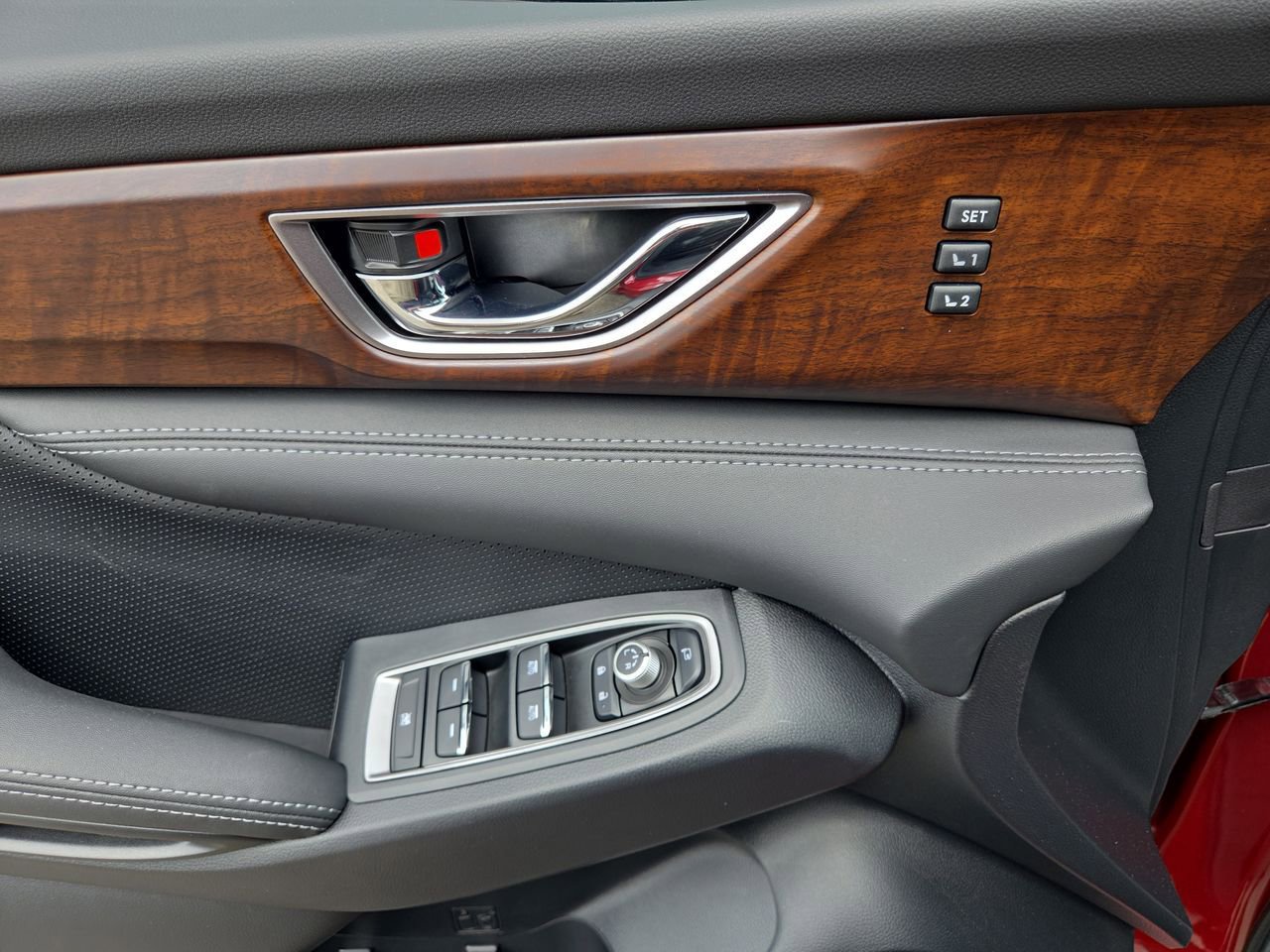 Certified 2025 Subaru Ascent Touring AWD/4WD image 18
