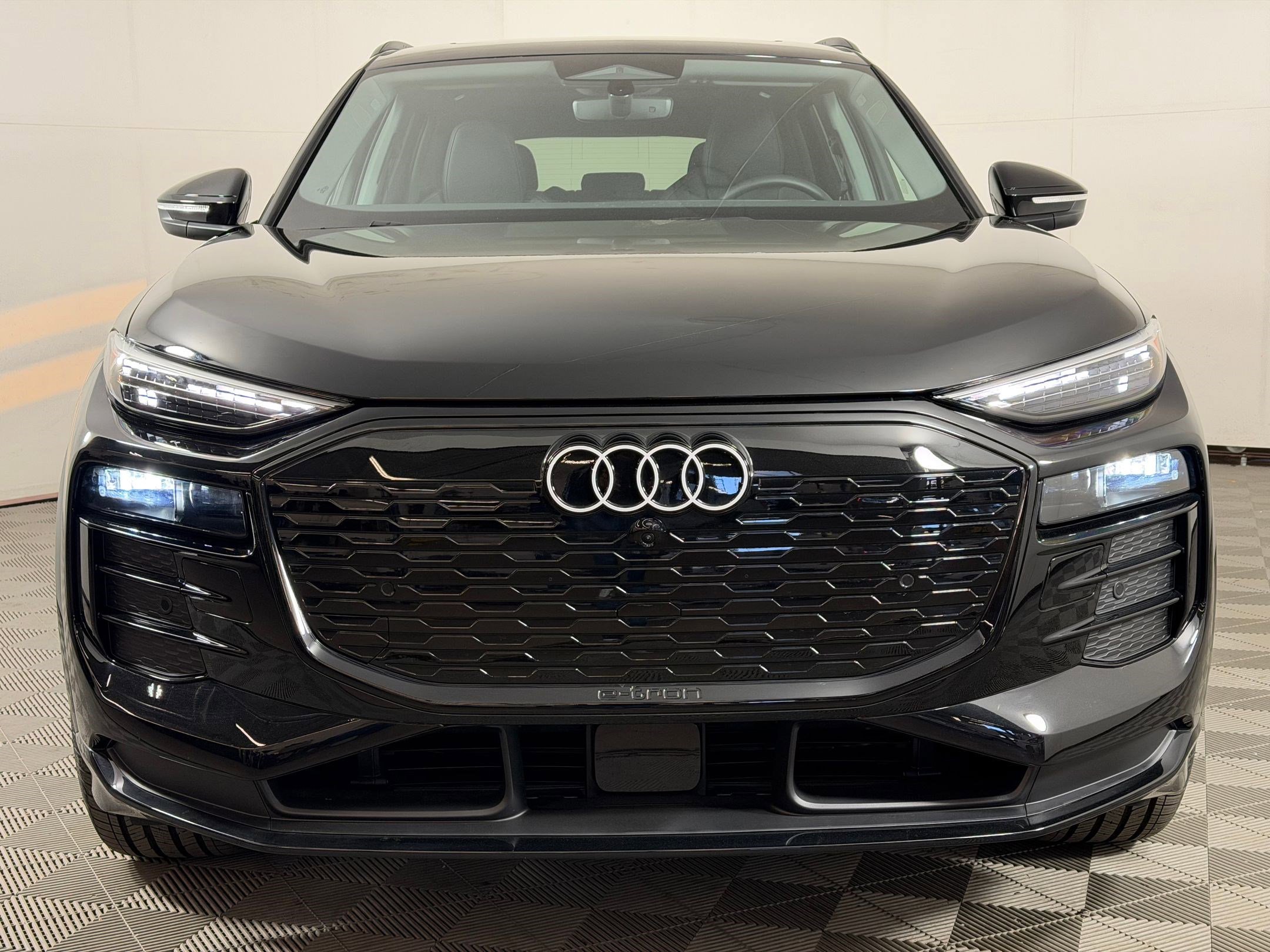 Used 2025 Audi Q6 e-tron Premium Plus w/ Premium Plus RWD image 6