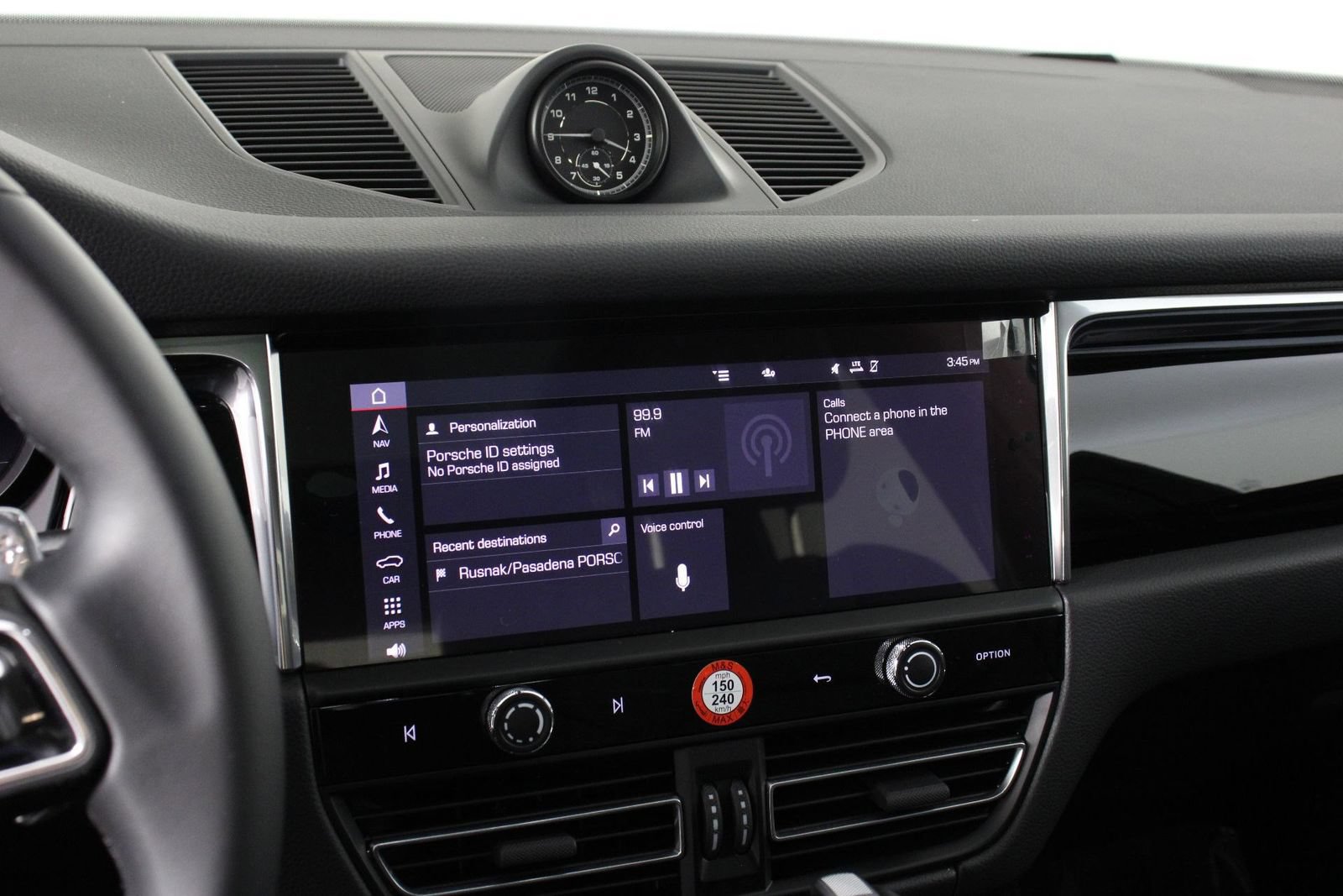 Certified 2026 Porsche Macan AWD/4WD image 13