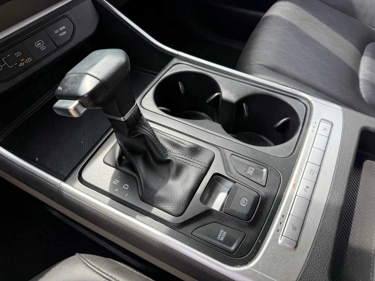 Used 2025 Kia Carnival image 19