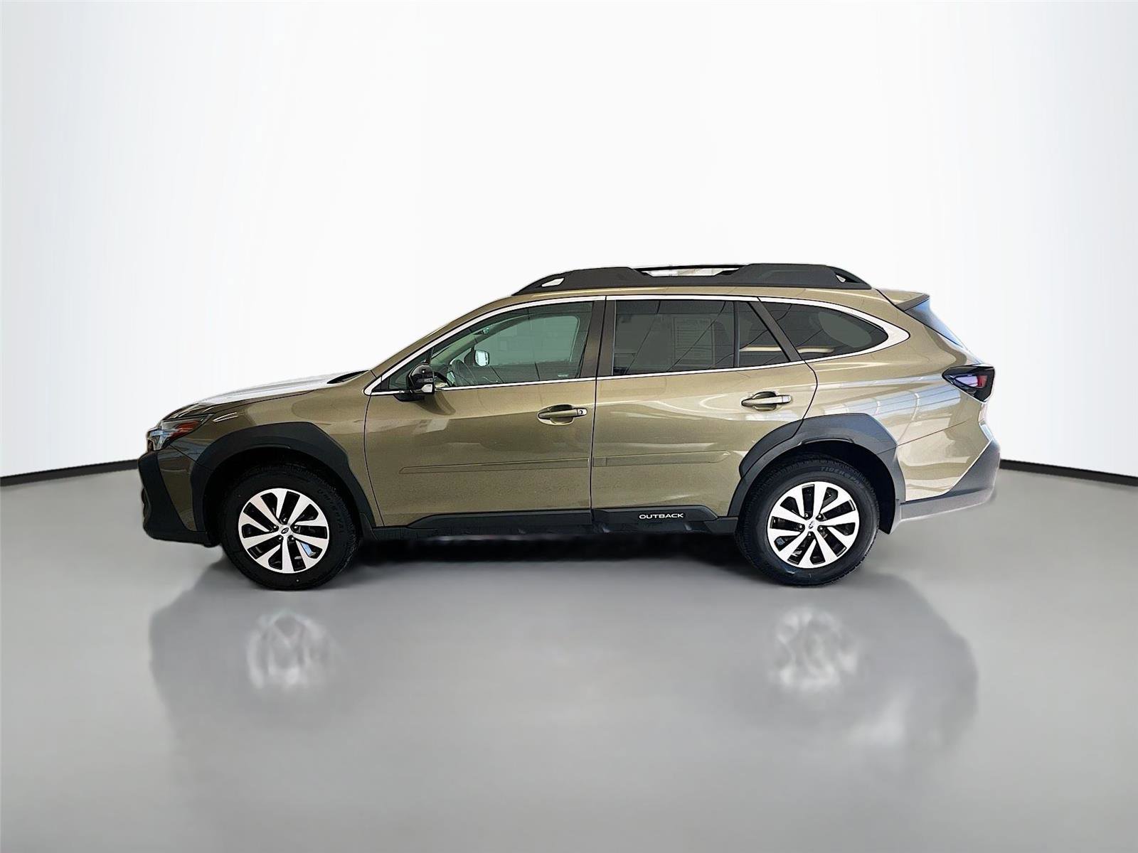 Used 2023 Subaru Outback Premium w/ Popular Package #1 image 9