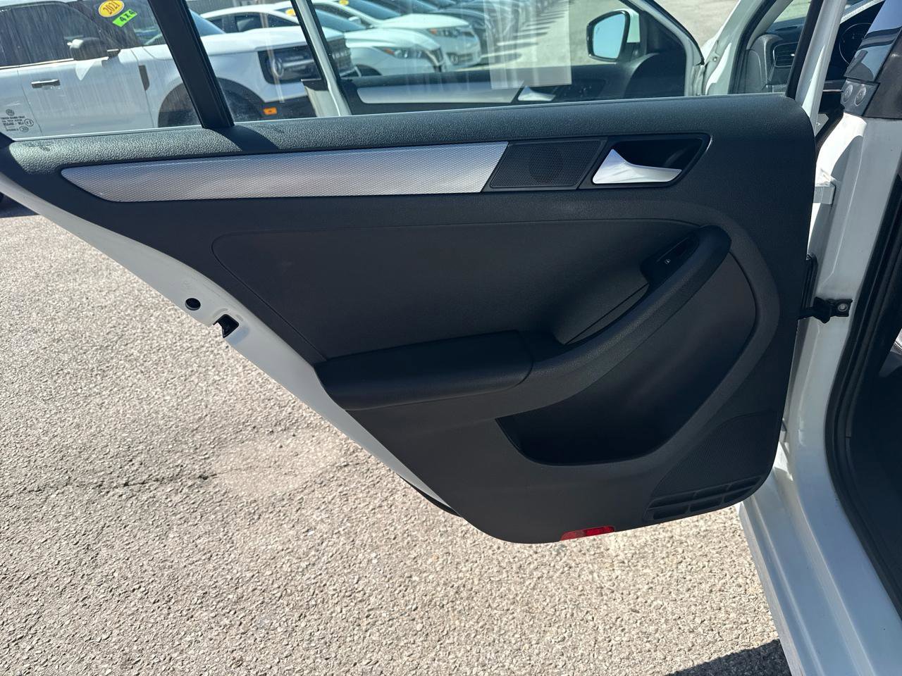 Used 2017 Volkswagen Jetta SE image 14