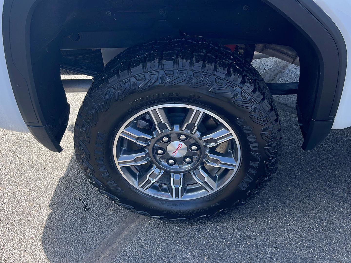 Used 2025 GMC Sierra 1500 AT4 image 33