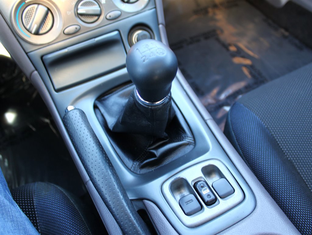 Used 2000 Toyota Celica GT image 21