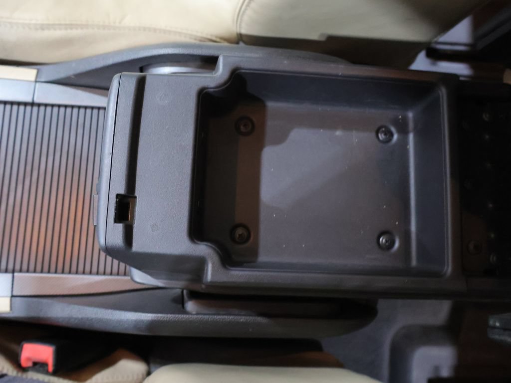 Used 2011 Chevrolet Traverse LTZ AWD/4WD image 33