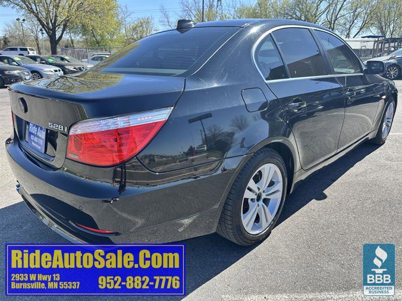 Used 2009 BMW 528i xDrive Sedan AWD/4WD image 4
