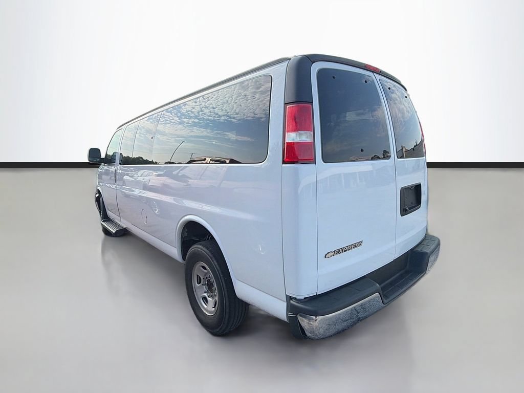 Used 2019 Chevrolet Express 3500 LT w/ LT Preferred Equipment Group RWD image 6