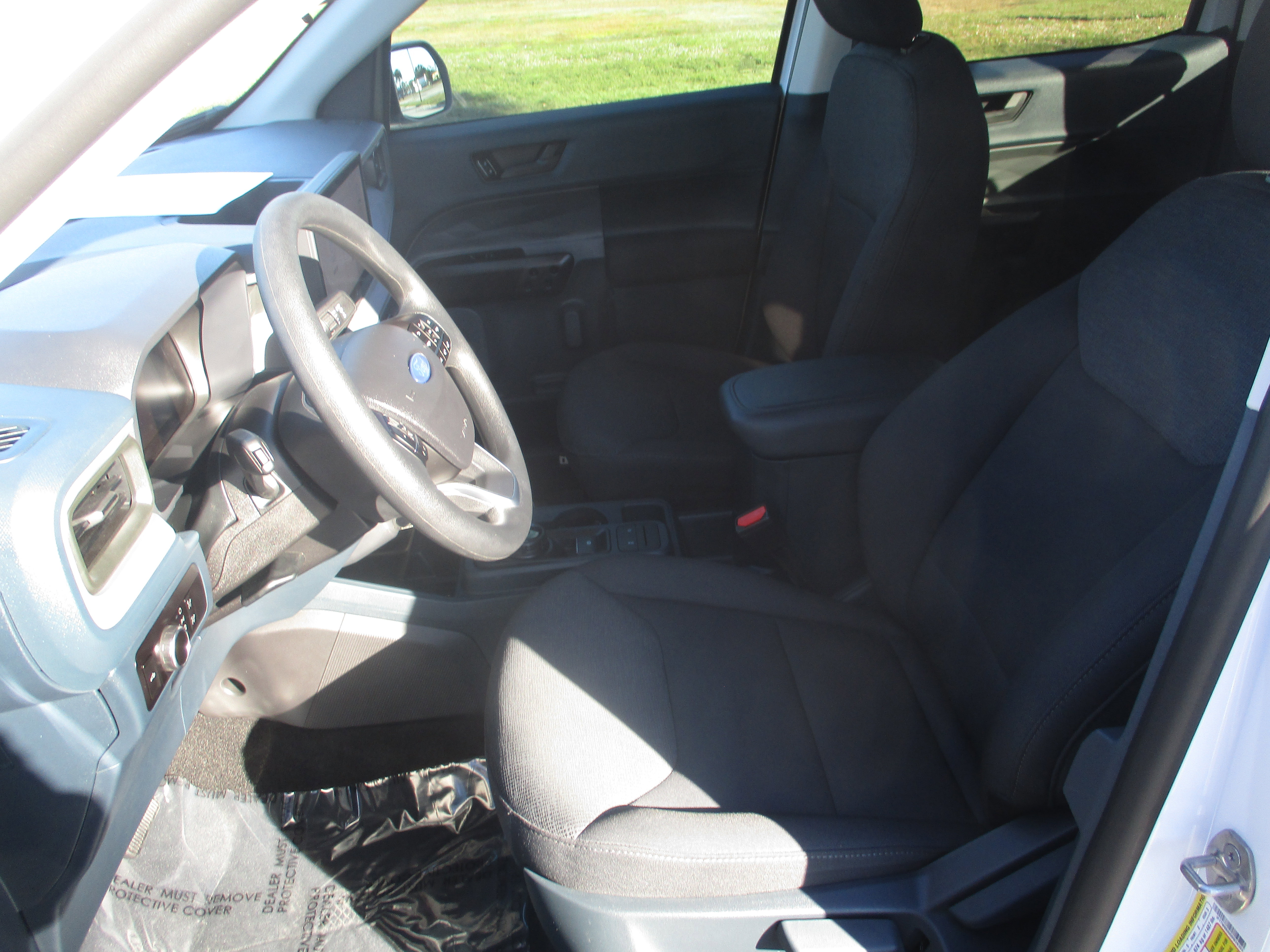 Used 2025 Ford Maverick XL w/ Equipment Group 102A image 10