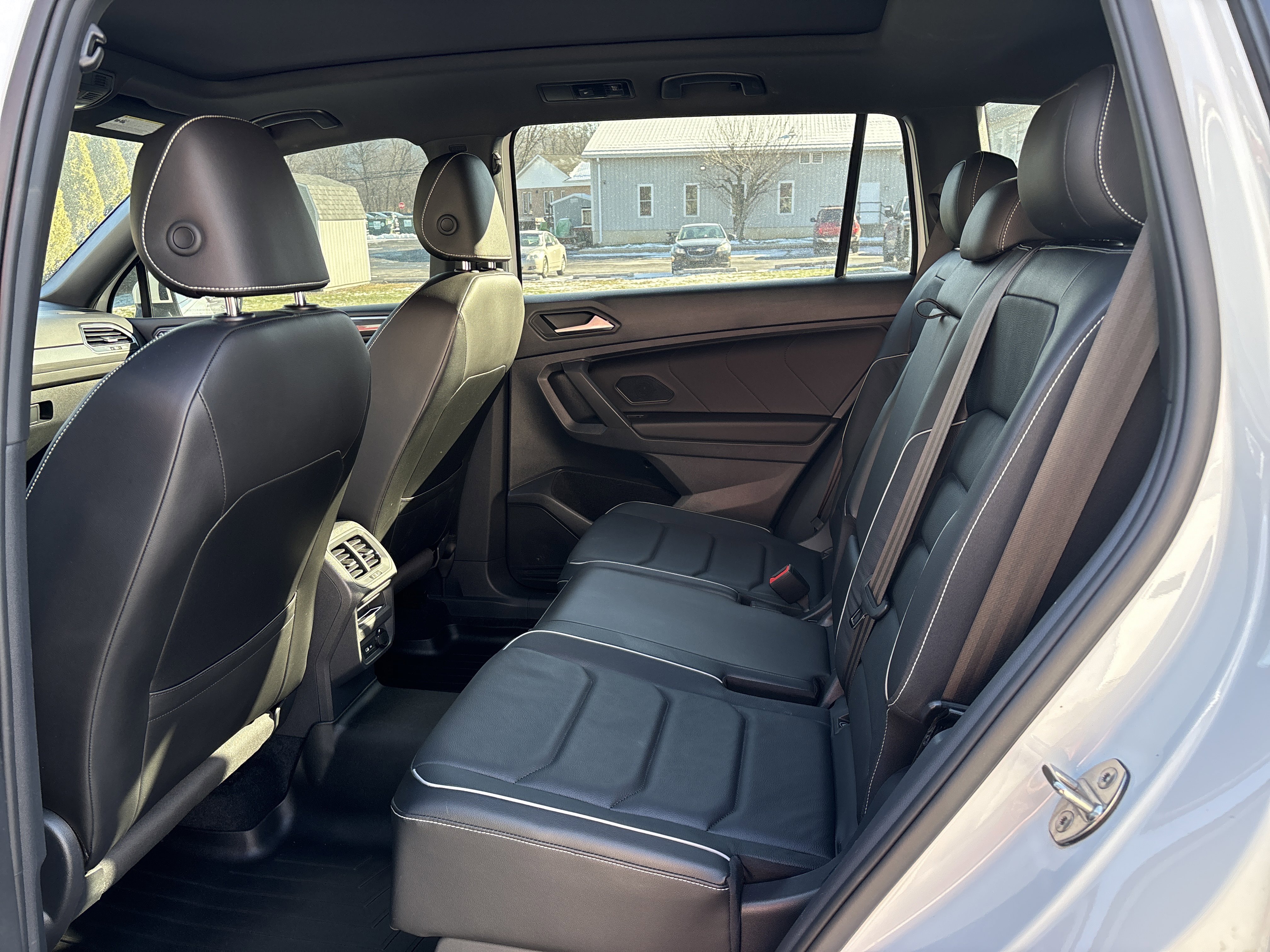 Used 2021 Volkswagen Tiguan SEL Premium R-Line image 14