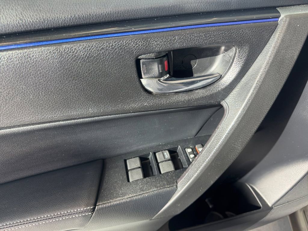Used 2019 Toyota Corolla L image 12