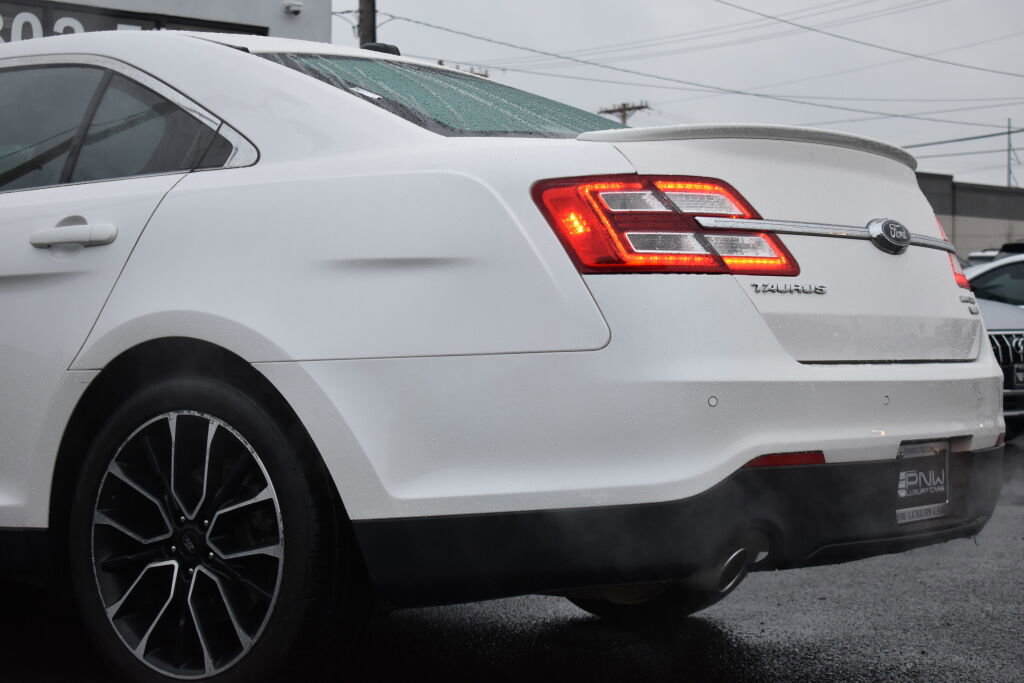 Used 2017 Ford Taurus Limited image 11