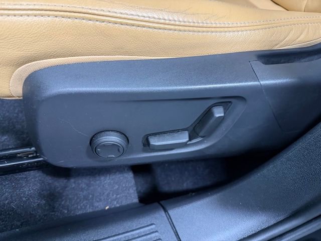 Used 2019 Volvo XC40 T5 Momentum image 22