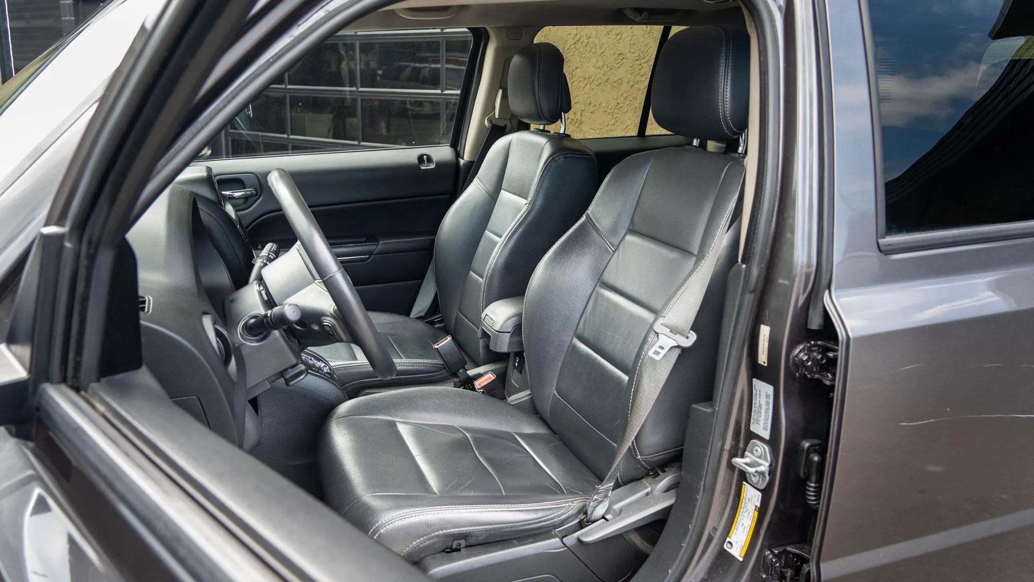 Used 2015 Jeep Patriot Limited w/ Sun/Sound Group AWD/4WD image 14