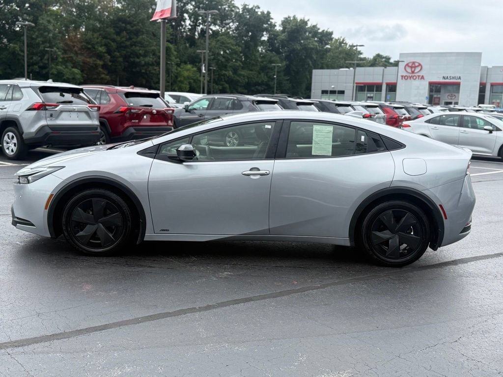 Certified 2023 Toyota Prius LE AWD/4WD image 3