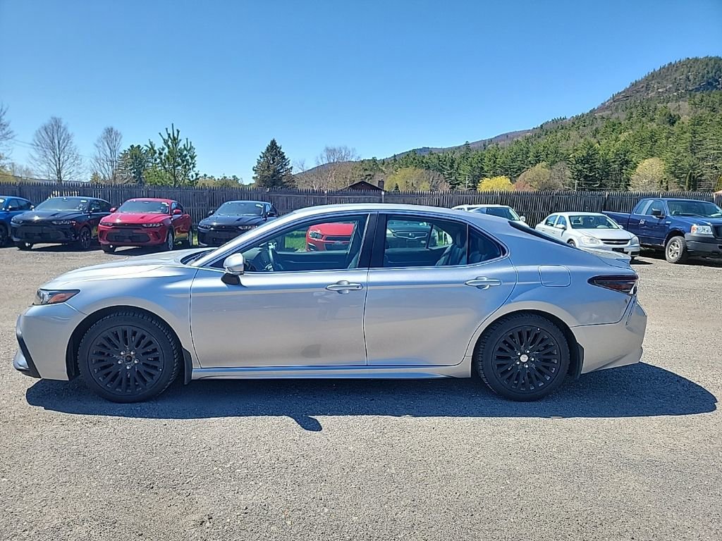 Used 2023 Toyota Camry SE image 8