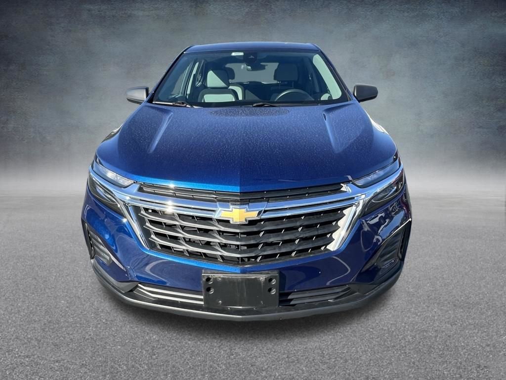 Used 2023 Chevrolet Equinox LS w/ Driver Confidence II Package AWD/4WD image 2