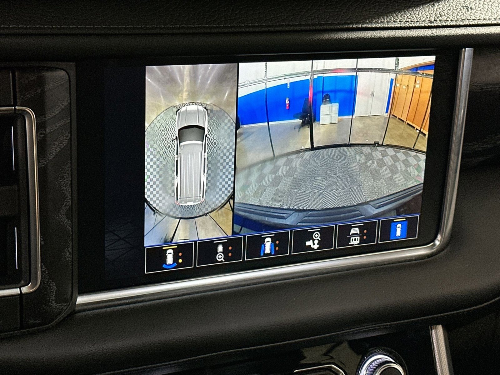 Used 2023 GMC Yukon Denali image 24