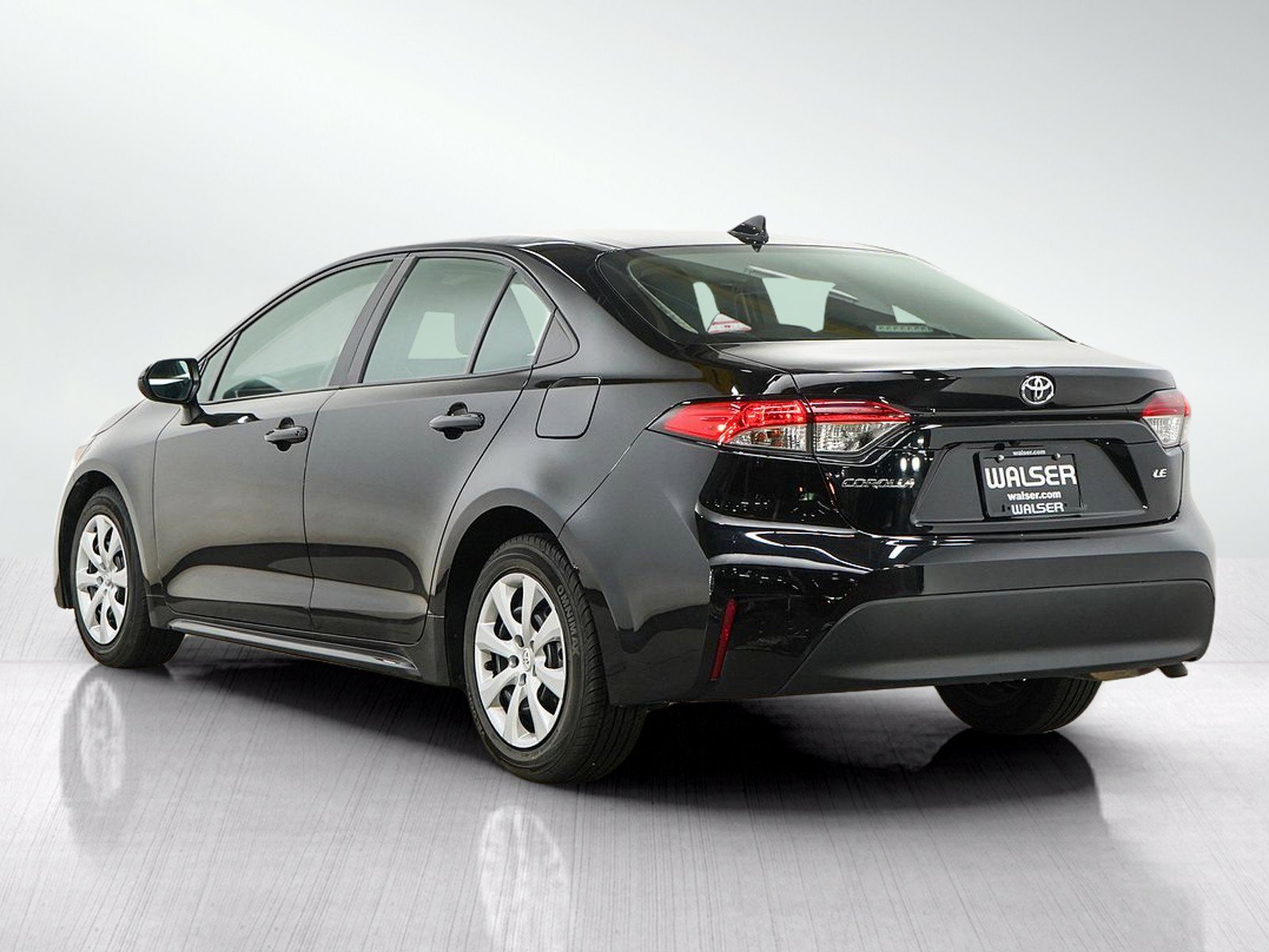 Used 2024 Toyota Corolla LE FWD image 3