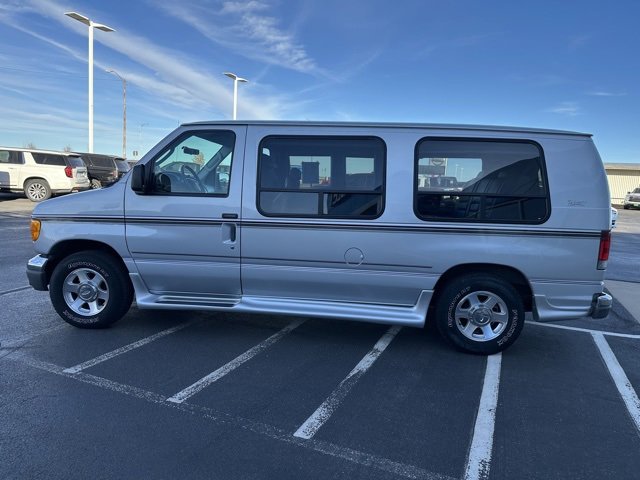 Used 2004 Ford E-150 and Econoline 150 image 5