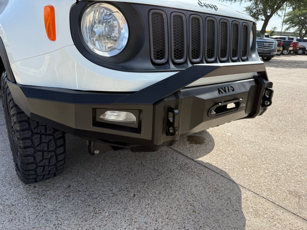 Used 2018 Jeep Renegade Trailhawk AWD/4WD image 2