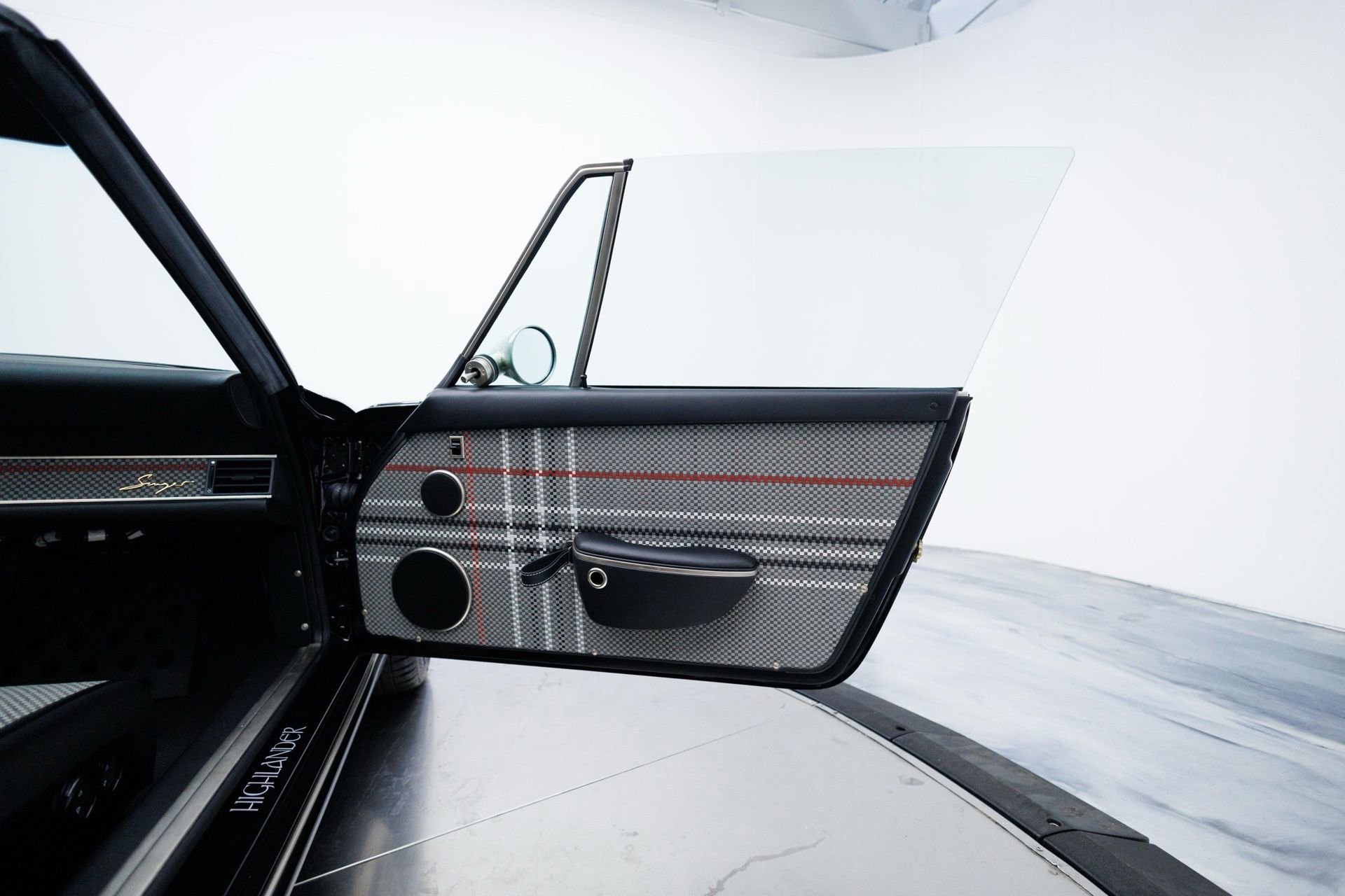Used 1992 Porsche 911 Targa RWD image 41