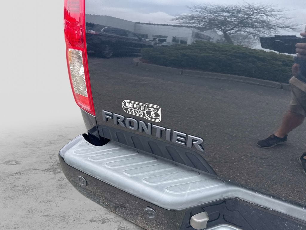 Used 2020 Nissan Frontier SV w/ Midnight Edition Floor Mats AWD/4WD image 5