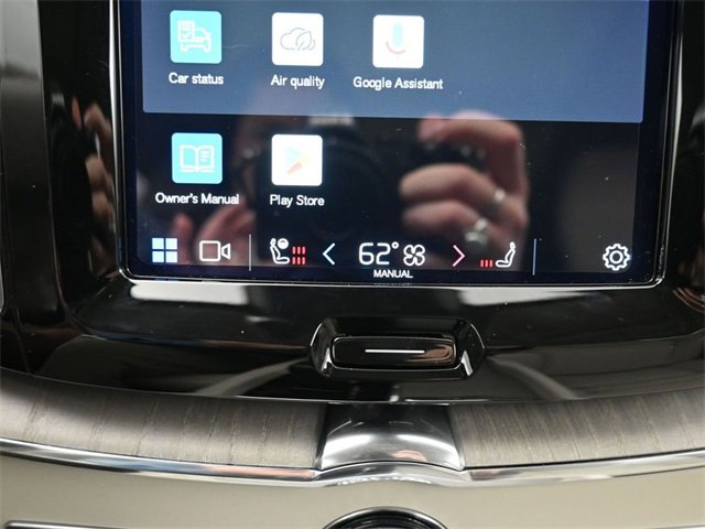 Used 2023 Volvo XC60 B5 Plus image 27
