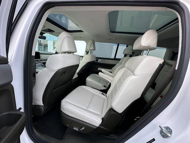 Used 2024 Hyundai Santa Fe Calligraphy image 18