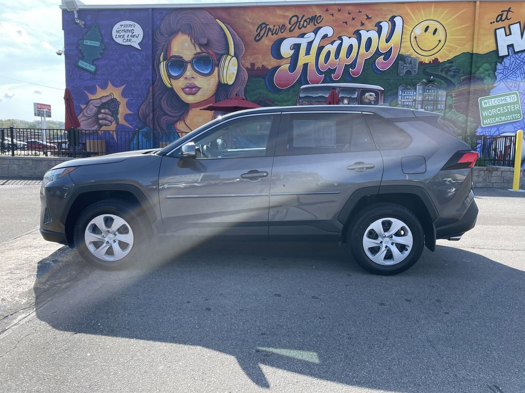 Used 2025 Toyota RAV4 LE AWD/4WD image 2