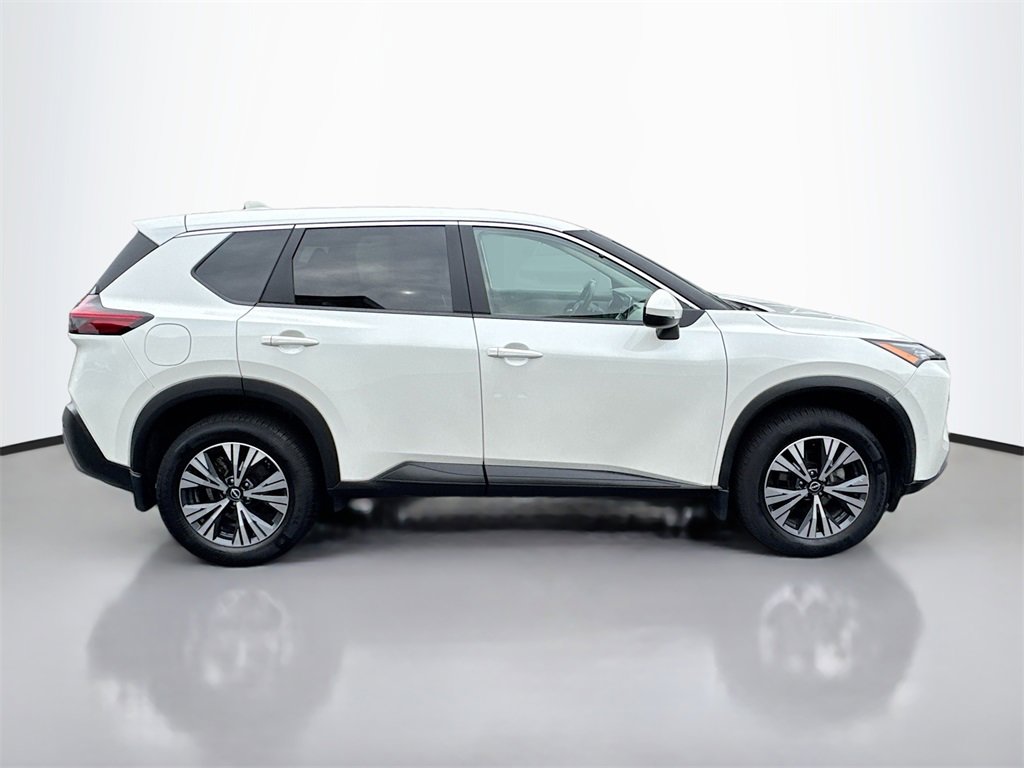 Used 2023 Nissan Rogue SV image 5
