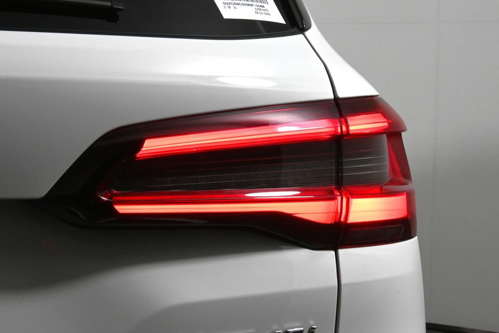 Used 2021 BMW X5 xDrive40i w/ Convenience Package image 13