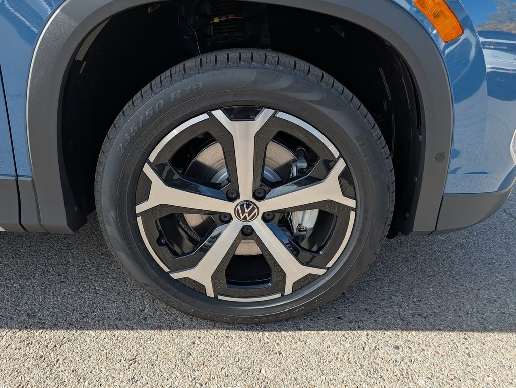 New 2025 Volkswagen Tiguan SE image 22