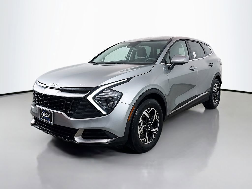 Used 2024 Kia Sportage LX image 3