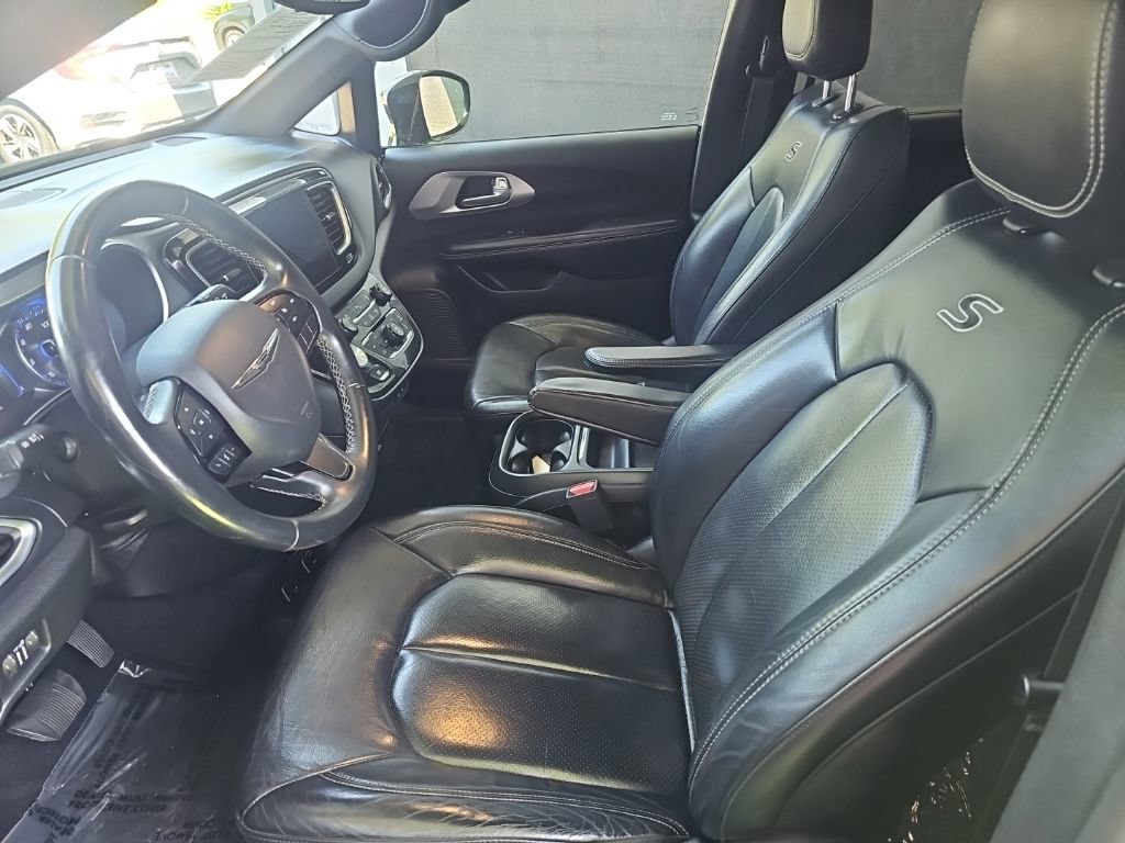 Used 2018 Chrysler Pacifica Touring-L w/ Premium Audio Group FWD image 32