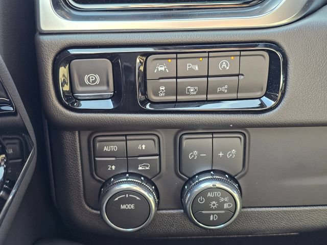 New 2026 GMC Yukon XL Denali w/ Sun & Power Step Package AWD/4WD image 35