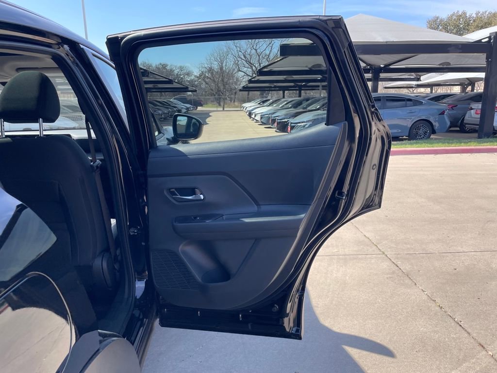 New 2026 Nissan Kicks SV w/ SV Premium Package FWD image 38