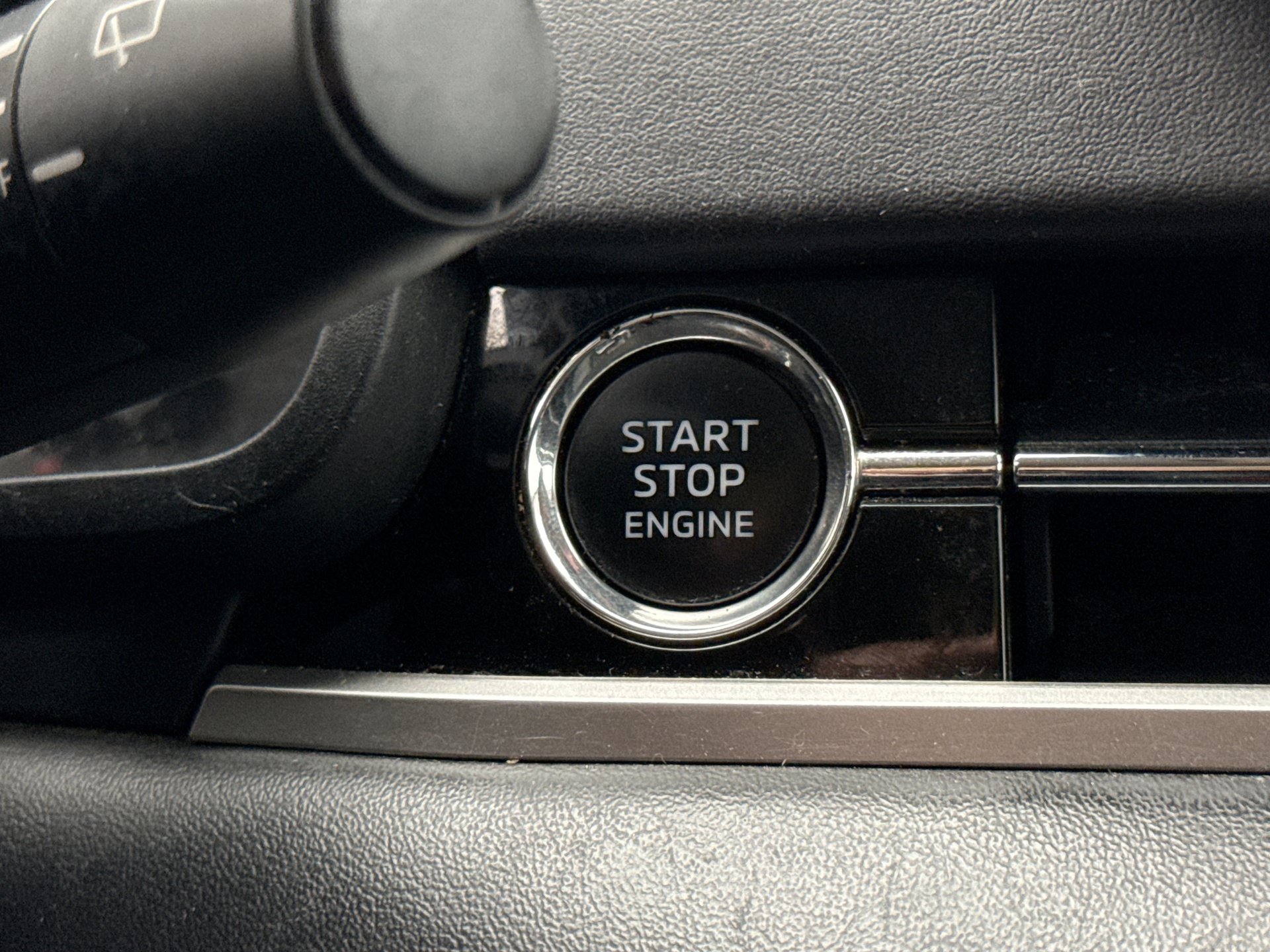 Used 2024 Mitsubishi Outlander SE AWD/4WD image 21