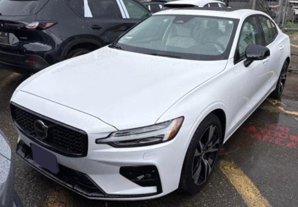 Used 2025 Volvo S60 B5 Core AWD/4WD image 3
